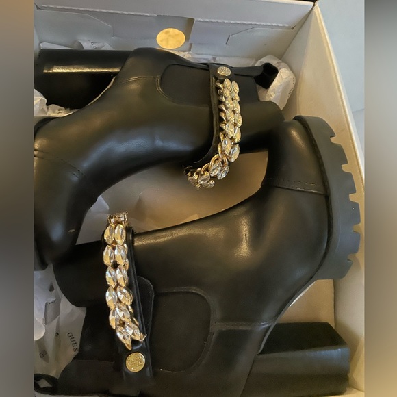 ✨️🆕️ Guess Women's Rafiele Embellished Booties 6.5 🆕️ NWOT ✨️ - Picture 2 of 3